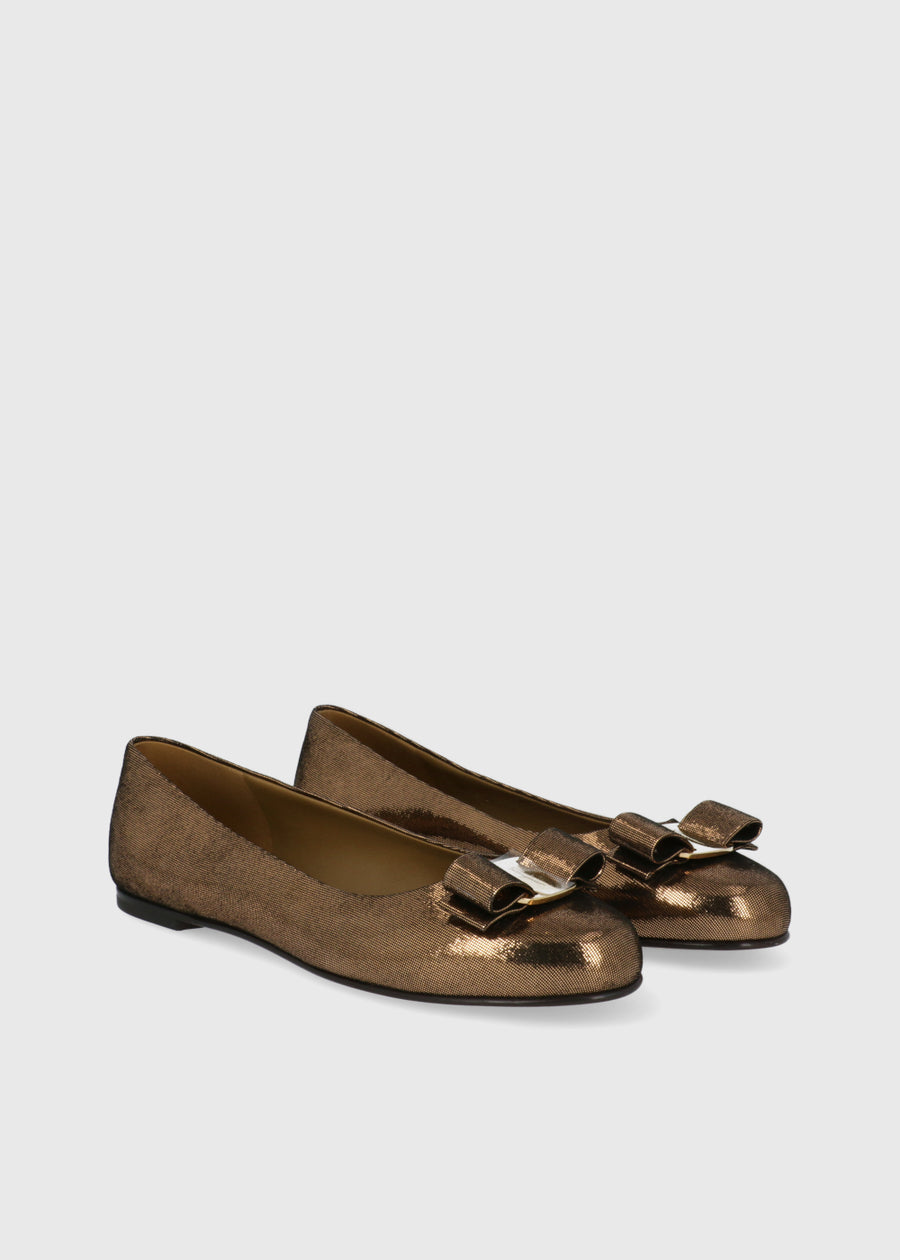 Ferragamo Flats FRG-VARINMRP
